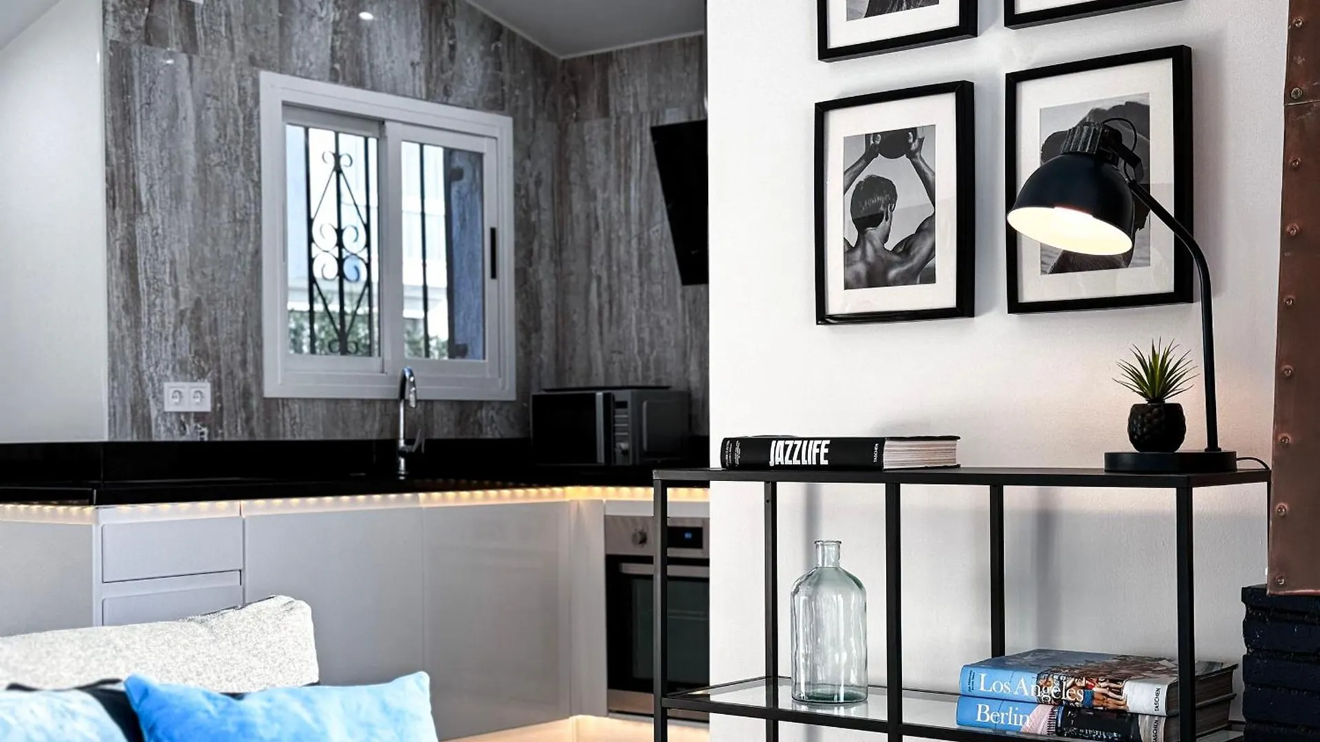 Beachhouse Galore Estepona 0*,  İspanya